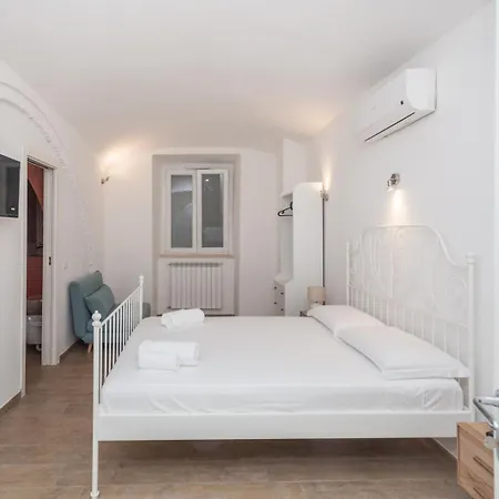 Apartment Natale 12 Rome